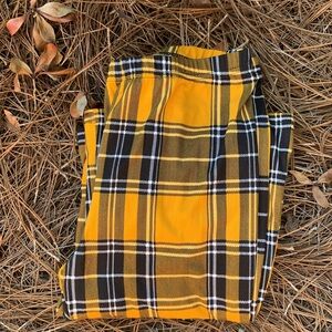 Pull-on plaid leggings